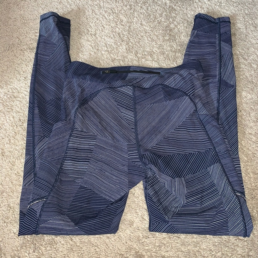 LULULEMON SIZE 4